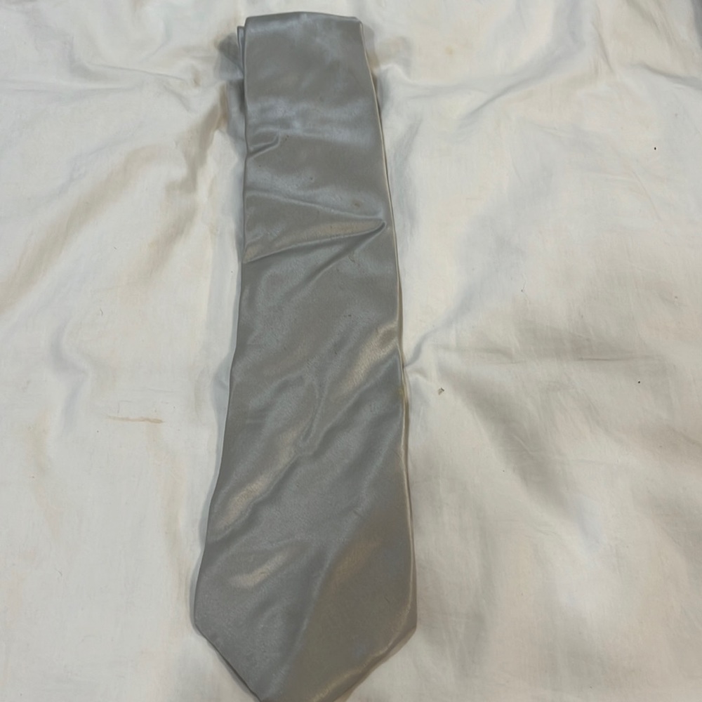 Men’s large Brioni silk tie